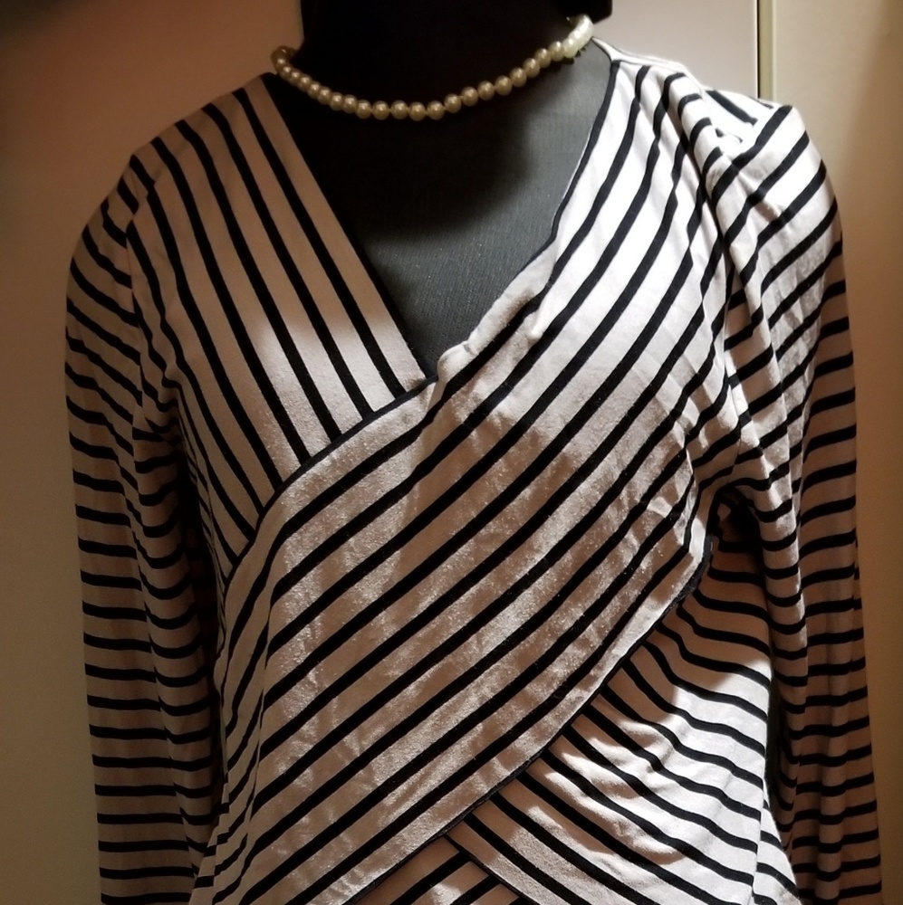 Sexy, savvy Vince camuto  shirt